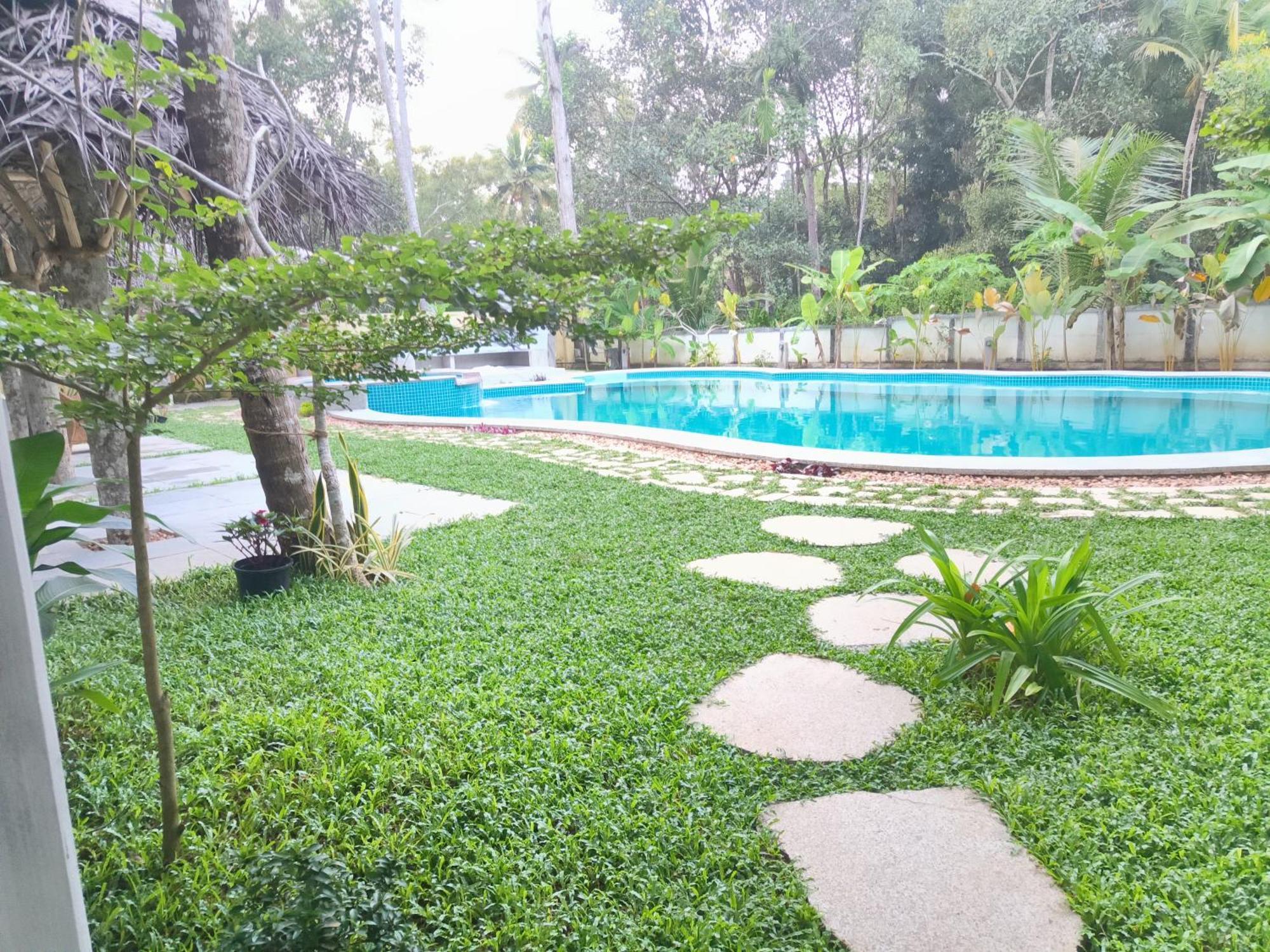 Marari Beach Bungalow Resort Alleppey Mararikulam Eksteriør bilde