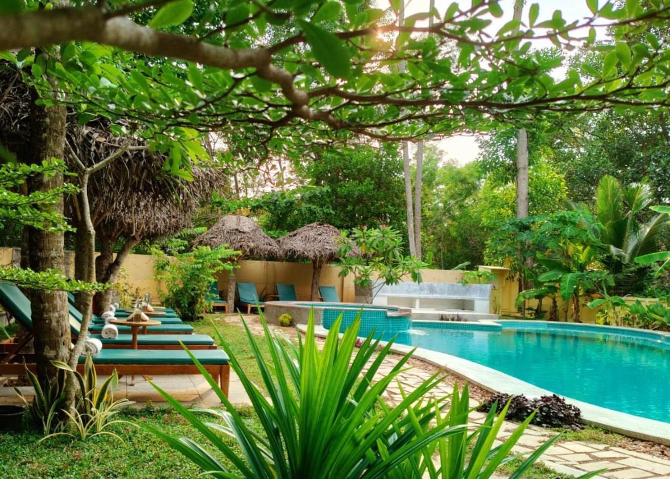 Marari Beach Bungalow Resort Alleppey Mararikulam Eksteriør bilde